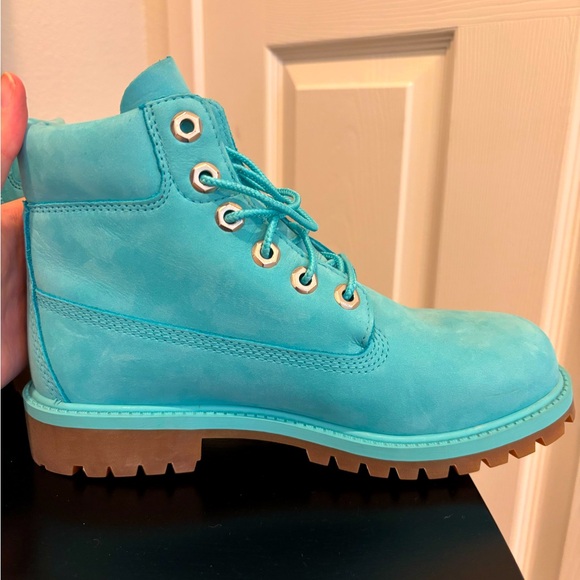 Turquoise Timberland boots - youth size 4.5 - nearly new condition - Picture 2 of 7